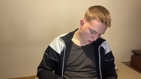 Snapshot of mrheat_ chatting on 10/14/25, 06:20 Max online show from 10/14/25, 06:20