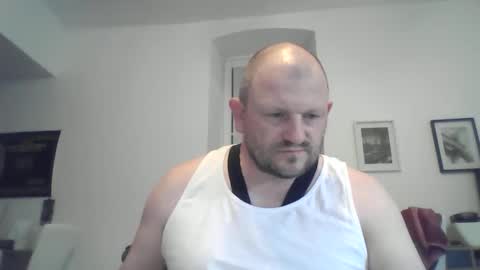 Snapshot of mrhotsex69 chatting on 05/06/26, 11:32 mrhotsex69 online show from 05/06/26, 11:32