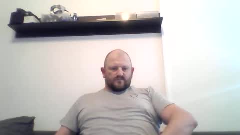 Snapshot of mrhotsex69 chatting on 06/05/26, 05:40 mrhotsex69 online show from 06/05/26, 05:40