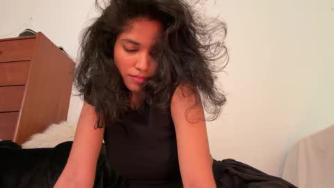 Snapshot of mriea_ chatting on 05/17/26, 04:43 mriea_ online show from 05/17/26, 04:43