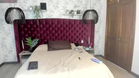 mrjustin_ online show from 12/19/25, 08:05