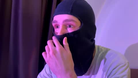 Snapshot of mrkallin chatting on 02/19/26, 09:33 mrkallin online show from 02/19/26, 09:33