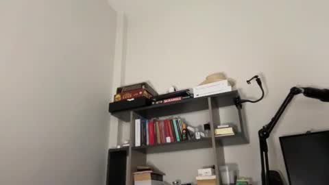 Snapshot of mrladx chatting on 11/25/25, 11:21 YourLad online show from 11/25/25, 11:21