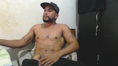 Snapshot of mrlevrone1 chatting on 06/02/26, 04:42 Mrlevrone1 online show from 06/02/26, 04:42