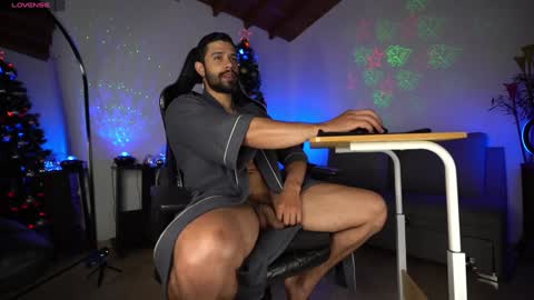 Luis    Instagram   online show from 12/12/24, 01:43