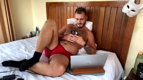 Max online show from 04/22/26, 08:06