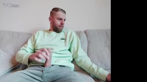 Snapshot of mrnobody6209 chatting on 03/03/25, 07:10 mrnobody6209 online show from 03/03/25, 07:10