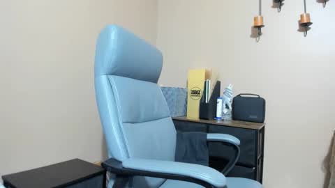 mromg007 online show from 11/18/25, 04:11