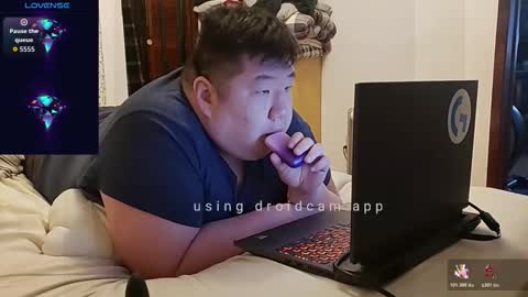 Snapshot of mrplaytime99 chatting on 12/17/25, 03:23 mrplaytime99 online show from 12/17/25, 03:23