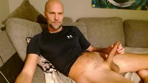 Snapshot of mrpornstar33 chatting on 12/17/25, 05:41 Twinsoulsex online show from 12/17/25, 05:41