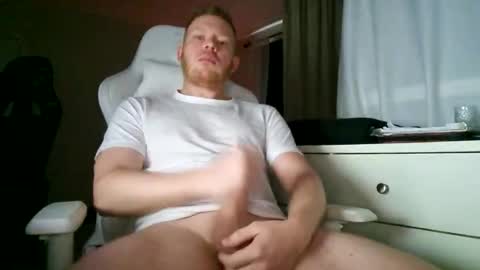 Snapshot of mrricky87 chatting on 10/31/25, 07:53 mrricky87 online show from 10/31/25, 07:53