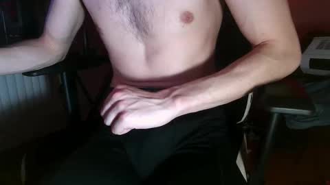 Snapshot of mrrogu3 chatting on 02/25/26, 09:57 MrRogue online show from 02/25/26, 09:57