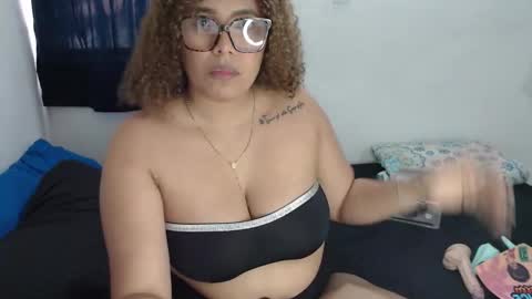 Snapshot of mrs_afroditha chatting on 02/19/26, 10:06 mrs_afroditha online show from 02/19/26, 10:06