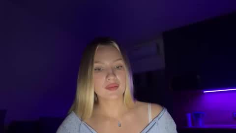 Snapshot of mrs_dayana chatting on 11/07/25, 10:21 Dayana online show from 11/07/25, 10:21