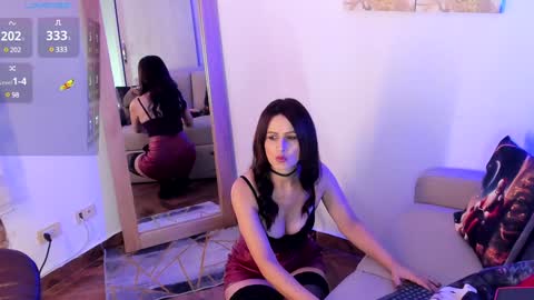 Snapshot of mrs_griseld chatting on 12/17/24, 07:04 Griseld online show from 12/17/24, 07:04