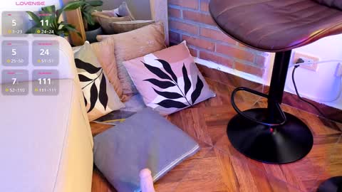 Snapshot of mrs_griseld chatting on 02/07/25, 10:30 Griseld online show from 02/07/25, 10:30