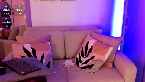 Snapshot of mrs_griseld chatting on 02/23/25, 11:22 Griseld online show from 02/23/25, 11:22