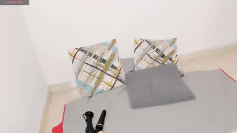 Snapshot of mrs_griseld chatting on 10/06/25, 06:38 Griseld online show from 10/06/25, 06:38