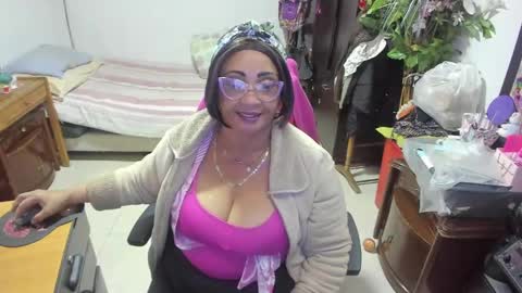 Snapshot of mrs_mommy chatting on 02/07/25, 07:38 mrs_mommy online show from 02/07/25, 07:38