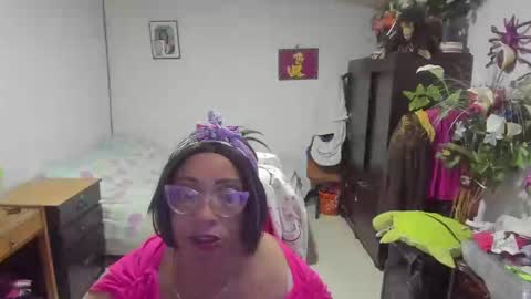 Snapshot of mrs_mommy chatting on 02/24/25, 08:03 mrs_mommy online show from 02/24/25, 08:03