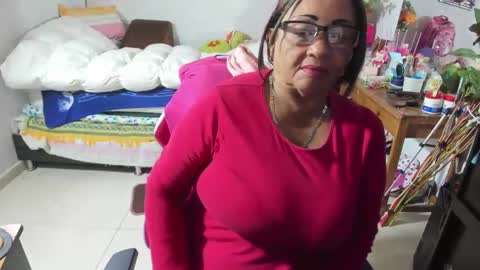 Snapshot of mrs_mommy chatting on 10/01/25, 09:43 mrs_mommy online show from 10/01/25, 09:43
