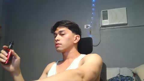 Snapshot of mrshawn95 chatting on 10/01/25, 03:18 shawn online show from 10/01/25, 03:18