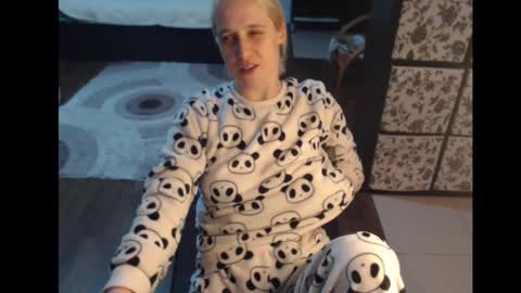 Sasha online show from 11/05/25, 05:02