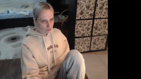 Snapshot of mrsluck chatting on 06/04/26, 06:14 Sasha online show from 06/04/26, 06:14