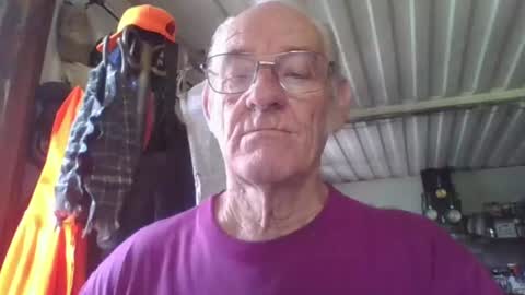 Snapshot of mrsubman chatting on 07/19/26, 03:49 Chuck online show from 07/19/26, 03:49