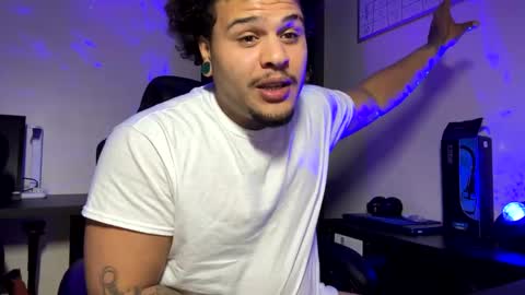 Snapshot of mrtarzanpapi chatting on 01/23/25, 12:35 MrTarzanPapi online show from 01/23/25, 12:35