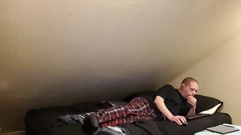 Snapshot of mrxhere chatting on 12/14/25, 03:06 mrxhere online show from 12/14/25, 03:06