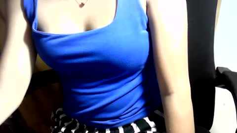 ms_asian19 online show from 07/04/26, 12:44