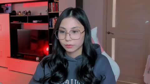 ms_emily_ online show from 04/23/26, 11:20