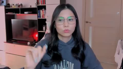 ms_emily_ online show from 04/23/26, 12:29