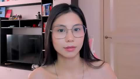 ms_emily_ online show from 06/11/26, 11:52