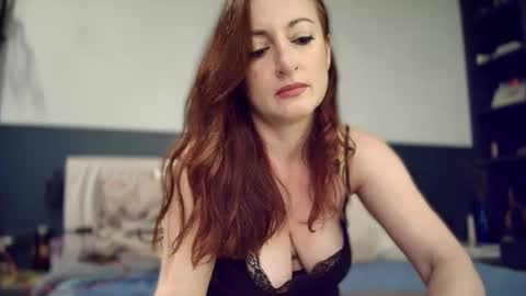 Snapshot of ms_mel chatting on 12/20/24, 10:16 Melanie online show from 12/20/24, 10:16