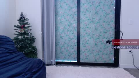 R o r i  SnapChat heyroriv2 wednesday - sunday Noon oclock mountain - 5pm mountain online show from 12/20/24, 07:28