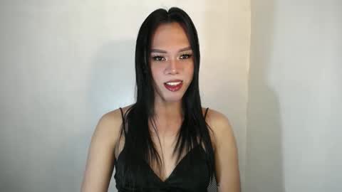 selena online show from 02/12/25, 04:44