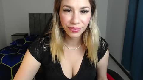 Snapshot of ms_sofiax chatting on 12/11/24, 08:50 Sofia online show from 12/11/24, 08:50