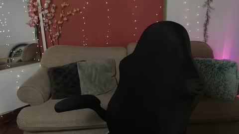 Snapshot of ms_sofiax chatting on 12/17/24, 03:39 Sofia online show from 12/17/24, 03:39