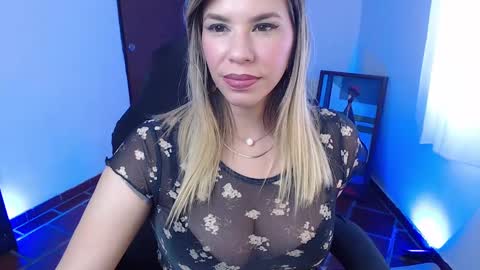 Snapshot of ms_sofiax chatting on 02/13/25, 06:59 Sofia online show from 02/13/25, 06:59