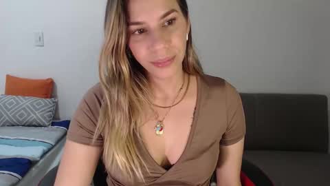 Snapshot of ms_sofiax chatting on 10/03/25, 02:52 Sofia online show from 10/03/25, 02:52