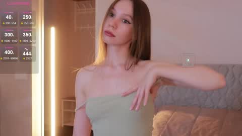 Snapshot of msaura chatting on 10/23/25, 05:29 Svetlana  online show from 10/23/25, 05:29
