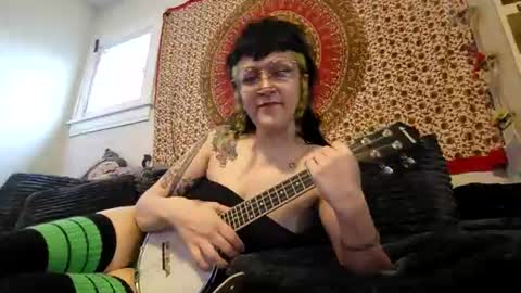 Snapshot of msharlequinn chatting on 07/07/26, 01:08 Harley Quinn online show from 07/07/26, 01:08