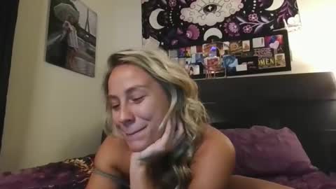 Snapshot of msmariesummers chatting on 09/16/25, 12:22 msmariesummers online show from 09/16/25, 12:22
