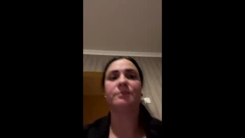 Snapshot of msmilana chatting on 10/19/25, 04:07 msmilana online show from 10/19/25, 04:07