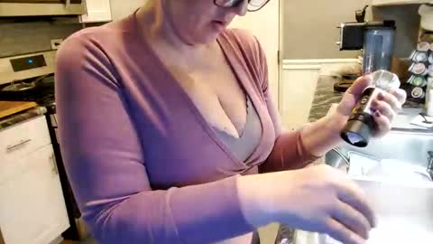 msmomy69 online show from 12/15/25, 03:27