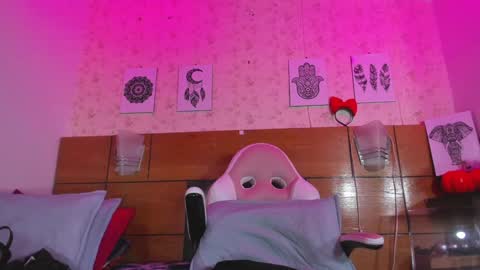 Snapshot of mssburbuja chatting on 01/11/25, 06:03 Manuela online show from 01/11/25, 06:03