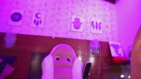 Snapshot of mssburbuja chatting on 01/24/25, 03:22 Manuela online show from 01/24/25, 03:22