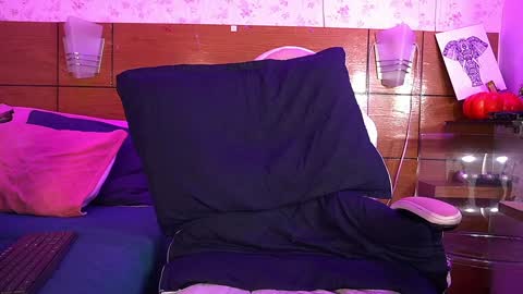 Snapshot of mssburbuja chatting on 01/29/25, 06:22 Manuela online show from 01/29/25, 06:22